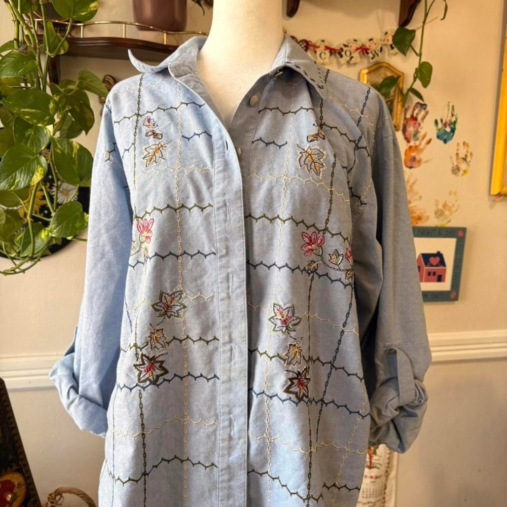 Vintage Denim Floral Embroidered Cottagecore Button Up Size L Prarie